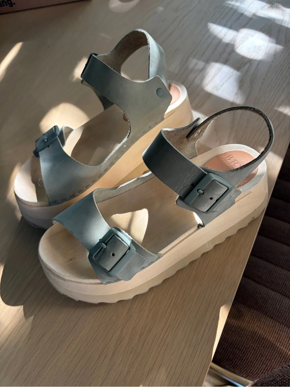 Women’s Platform Buckle Sandals in Light Gray